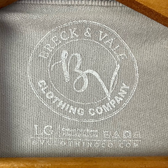 Breck & Vale Crawfish Boil Louisiana Light Tan Cream Tee Size Large - Picture 6 of 8